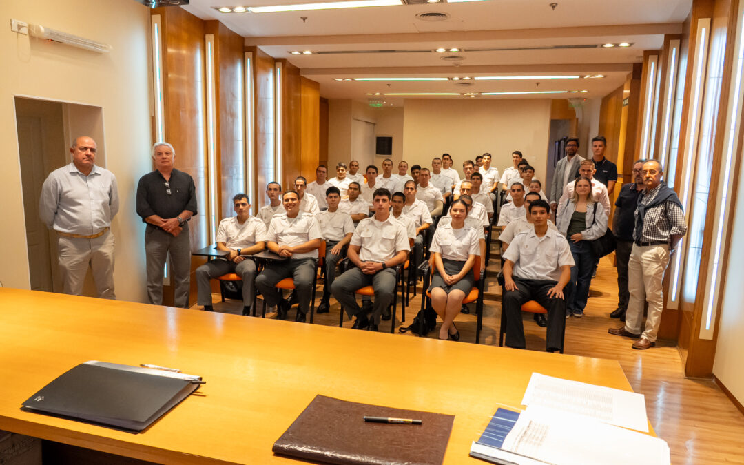 FENA lanza la cuarta edición de sus becas para cadetes de la Escuela Nacional de Náutica